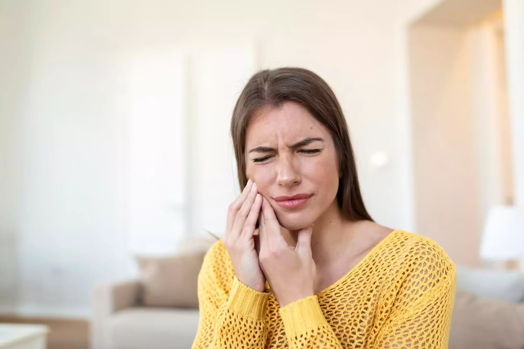 recognizing-the-symptoms-of-gum-disease-early-on